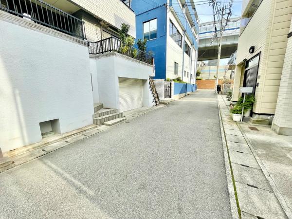 東灘区深江本町一丁目　中古戸建 前面道路含む現地写真