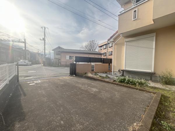 日野市三沢　中古戸建 駐車場