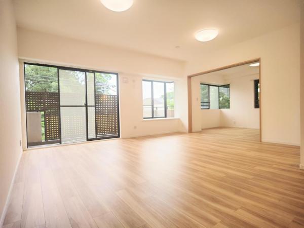 ルネ東寺尾中台 リビングダイニング