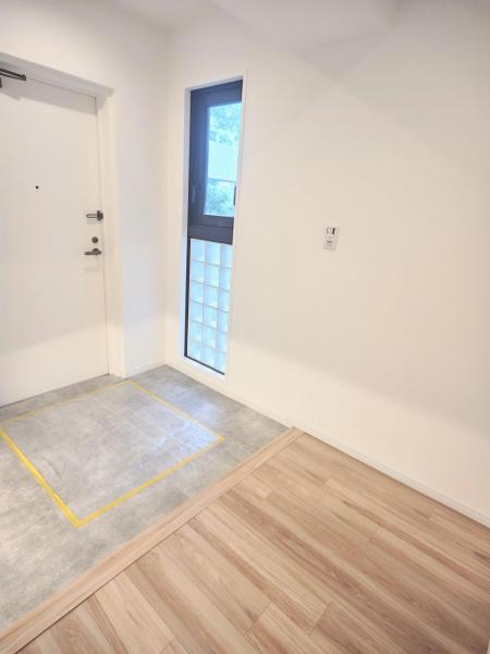 ルネ東寺尾中台 玄関