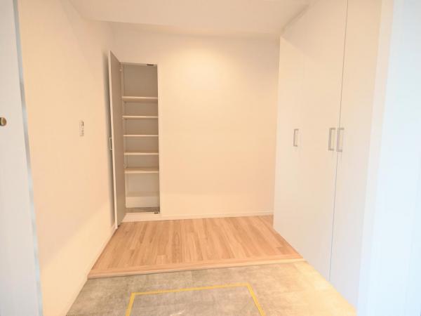 ルネ東寺尾中台 玄関