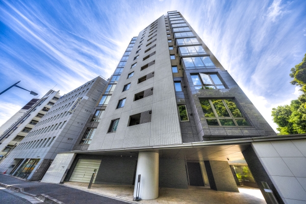 中古マンション 東京都新宿区内藤町 丸の内線新宿御苑前駅 2億8,000万円