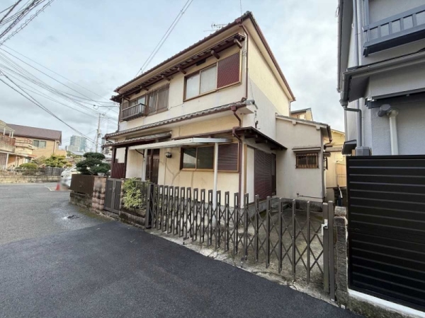 土地 大阪府高槻市真上町１丁目 JR東海道本線（米原〜神戸）高槻駅 7,980万円