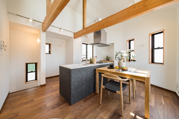 中古戸建 港区西麻布2丁目 半蔵門線表参道駅 1億7,990万円