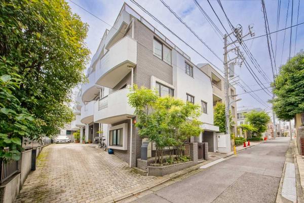 中古タウンハウス 東京都新宿区市谷砂土原町3丁目 有楽町線市ケ谷駅 1億7,300万円