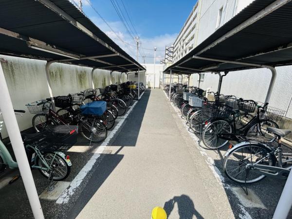サンライズ伊奈 駐輪場