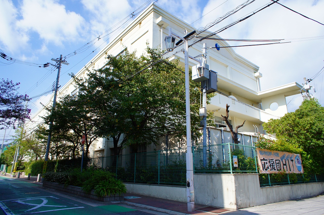 中古マンション 神戸市須磨区飛松町2丁目 神戸市営地下鉄西神山手線板宿駅 690万円