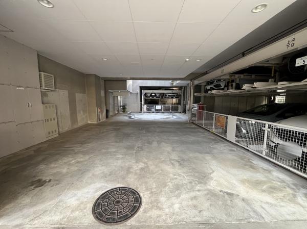 ヒルズ池尻東山公園 敷地内駐車場