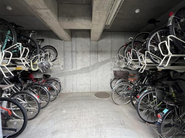 ヒルズ池尻東山公園 駐輪場