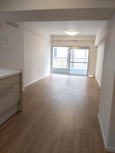 ユテライズ根岸 リビング