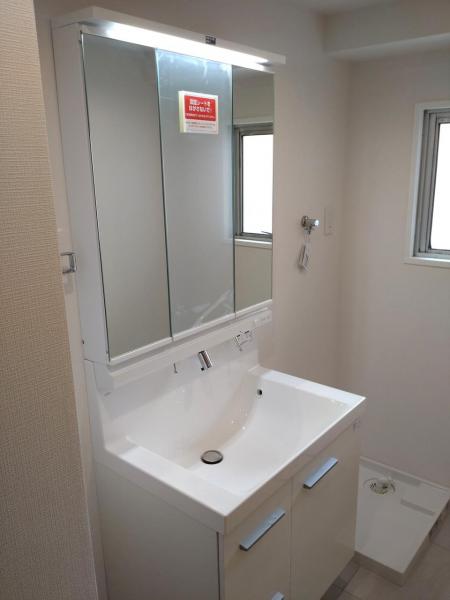 ユテライズ根岸 洗面化粧台