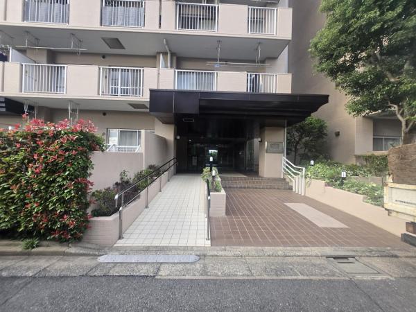 ライオンズマンション大宮指扇壱番館 エントランス（外）