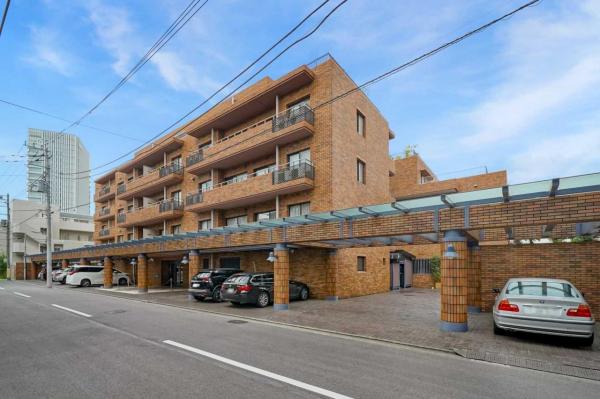 中古マンション 東京都品川区上大崎3丁目 JR山手線目黒駅 2億1,900万円