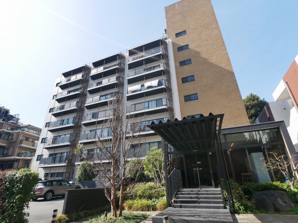 中古マンション 東京都新宿区内藤町 丸の内線新宿御苑前駅 8,280万円