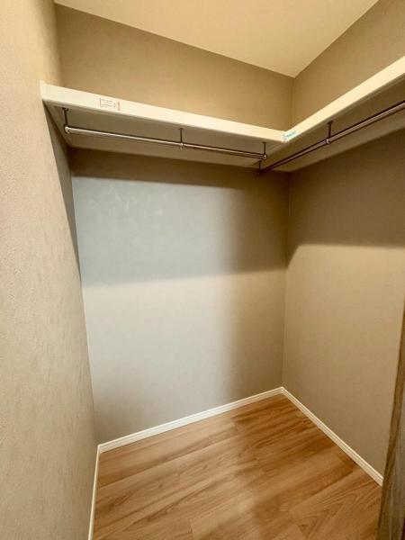 日商岩井三宮マンション ウォークインクローゼット