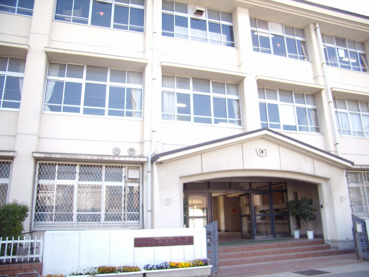 中古マンション 神戸市兵庫区新開地1丁目 神戸高速東西線新開地駅 2,390万円