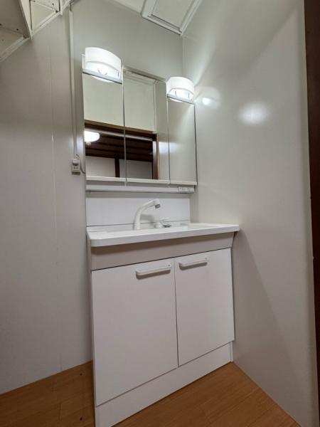 中古戸建 新宿区新宿7丁目 都営大江戸線若松河田駅 2,980万円