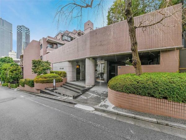 中古マンション 東京都港区赤坂8丁目 銀座線青山一丁目駅 1億9,700万円