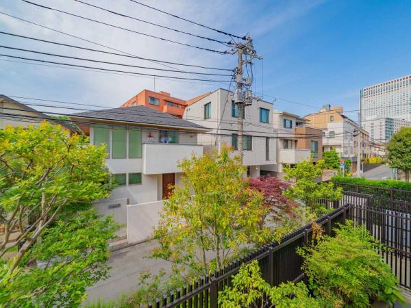 中古マンション 東京都港区高輪４丁目 JR山手線品川駅 3億3,800万円