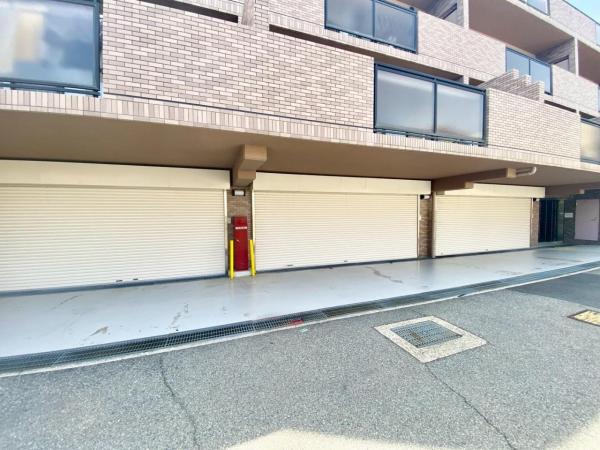 アウレリア離宮道 敷地内駐車場