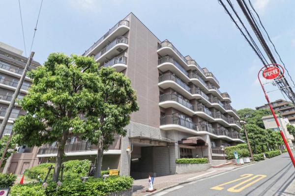 中古マンション 東京都港区南麻布4丁目 日比谷線広尾駅 2,100万円