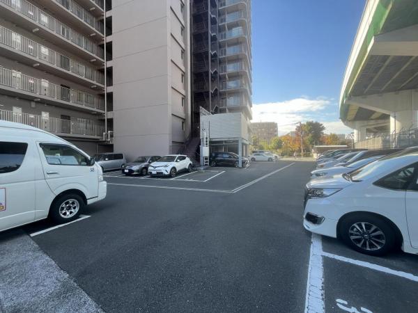 レジオン出来島公園 敷地内駐車場