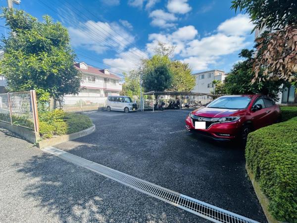 大宮公園ロジュマン 敷地内駐車場