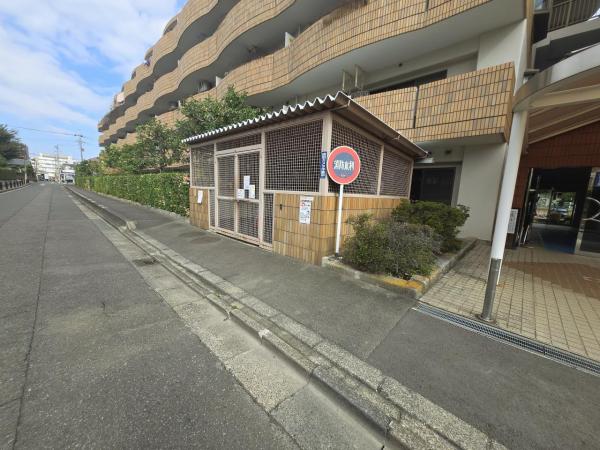 大宮公園ロジュマン エントランス（外）