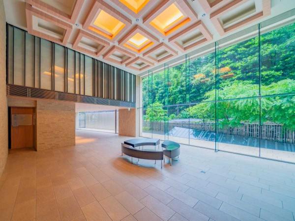 中古マンション 東京都新宿区大京町 都営大江戸線国立競技場駅 2億8,800万円