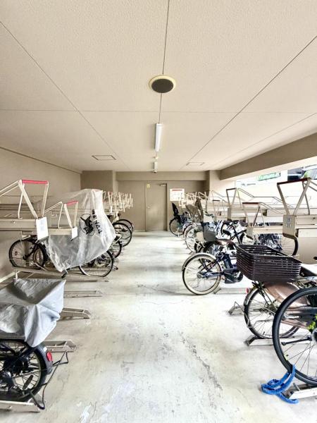 藤和シティホームズ三宮 駐輪場