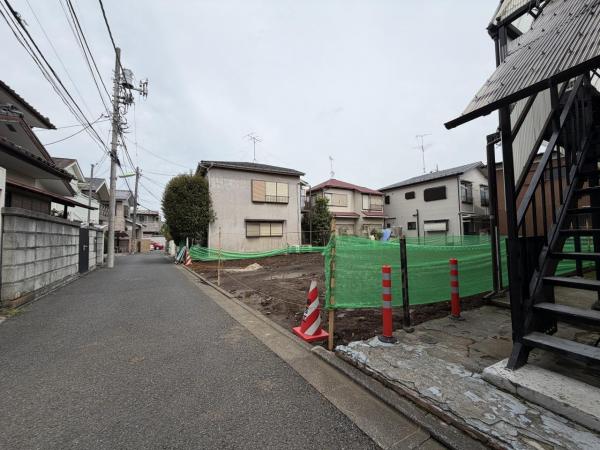 世田谷区宮坂三丁目　新築戸建　全２棟　販売 前面道路含む現地写真