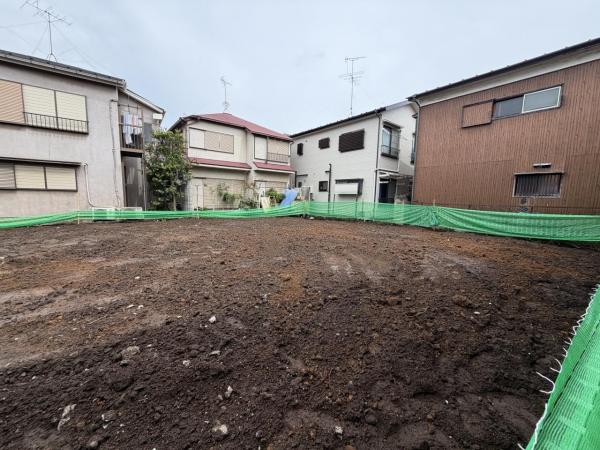 世田谷区宮坂三丁目　新築戸建　全２棟　販売 前面道路含む現地写真