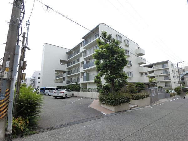 中古マンション 大阪府吹田市山手町３丁目 阪急千里線関大前駅 1,800万円