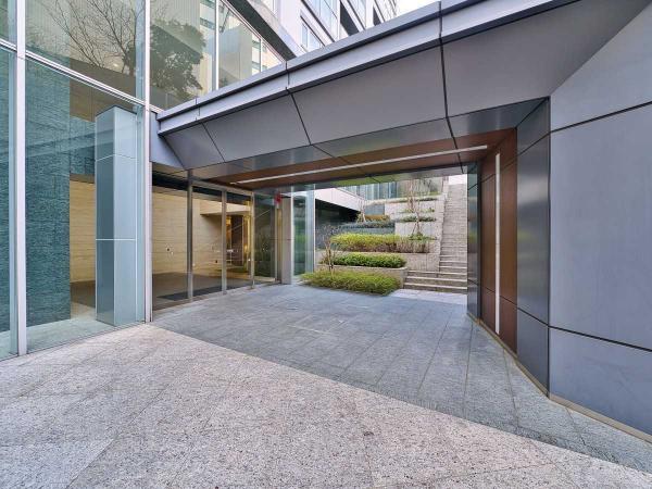 中古マンション 東京都中野区中野３丁目 JR中央・総武線中野駅 1億300万円