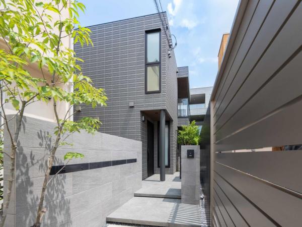 中古戸建 東京都世田谷区喜多見７丁目 小田急線成城学園前駅 1億1,000万円