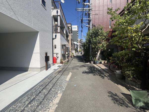 野田三丁目　新築戸建 前面道路含む現地写真