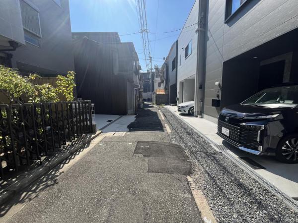 野田三丁目　新築戸建 前面道路含む現地写真