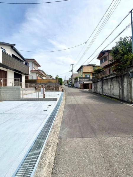 東有野台1丁目　1号地 前面道路含む現地写真