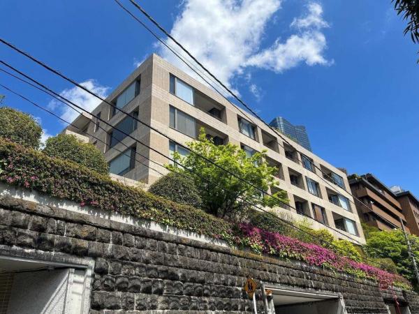 中古マンション 東京都港区六本木5丁目 南北線麻布十番駅 1億3,000万円