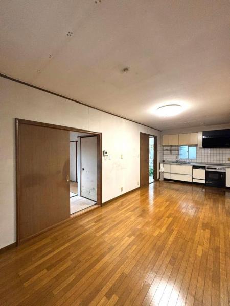 北区京地２丁目 リビングダイニング