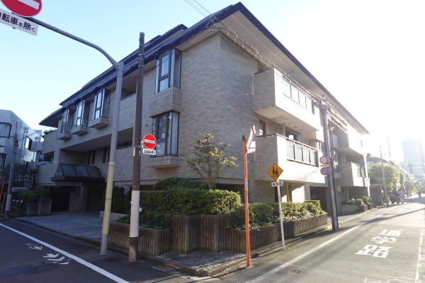 中古マンション 東京都新宿区市谷砂土原町３丁目 都営大江戸線牛込神楽坂駅 2億9,800万円