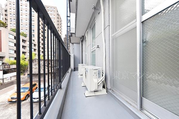 麻布狸穴ナショナルコート バルコニー