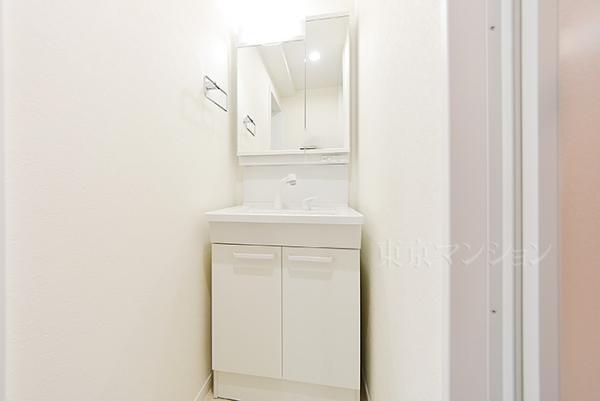 麻布狸穴ナショナルコート 洗面化粧台