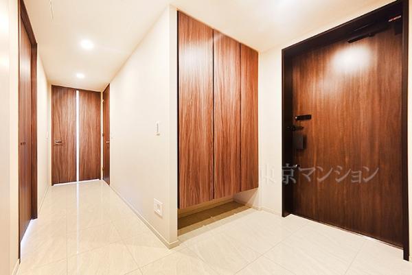 クラッシィタワー新宿御苑 玄関