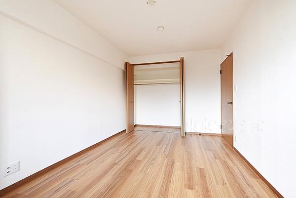 エクレールコート鷺ノ宮 リビング以外の居室