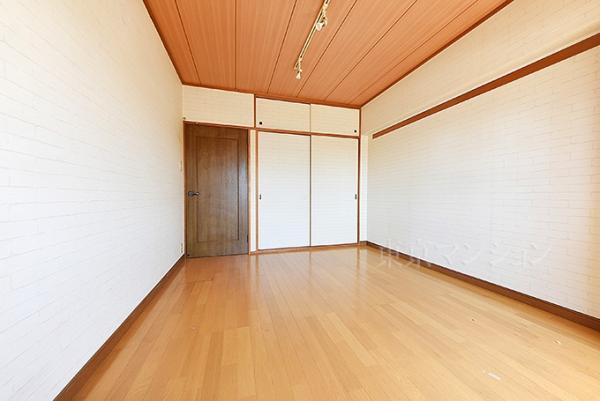 ウィンコート神楽坂 リビング以外の居室