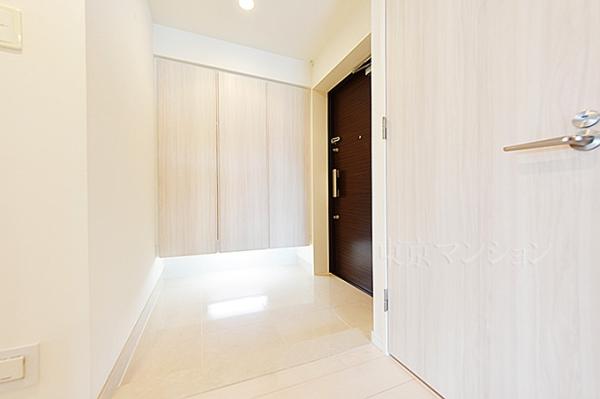 グランスイート八丁堀 玄関