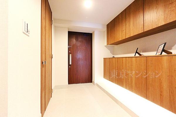 ルフォン南平台 玄関