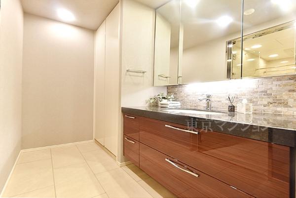 パークコート赤坂桜坂 洗面化粧台