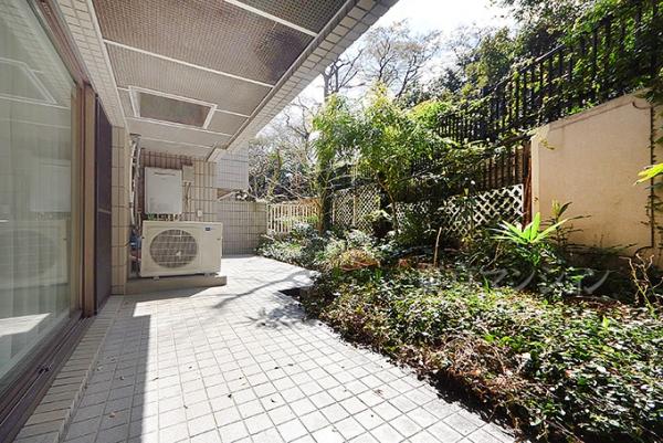 芝白金ヒルズ 庭